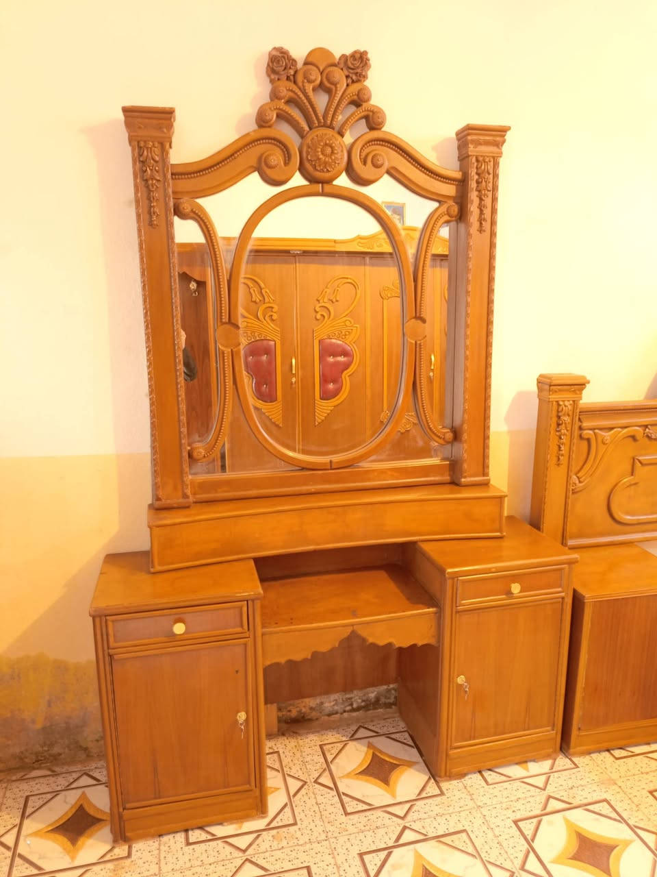 غرفه مستعمله 5 ابواب تزكام صاج داخل وخارج
نضيفه وجاهزه كبل شد سعر خاص  (قضاء القاسم ع) 

*********** بي واتساب
