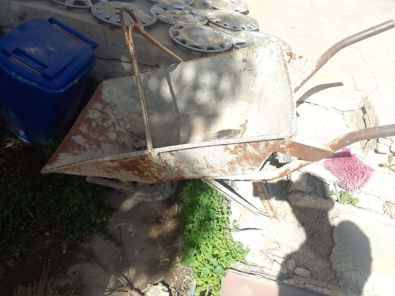 السلام عليكم عربانه للبيع سعرها ب٣٠ الشراي يتصل ***********
