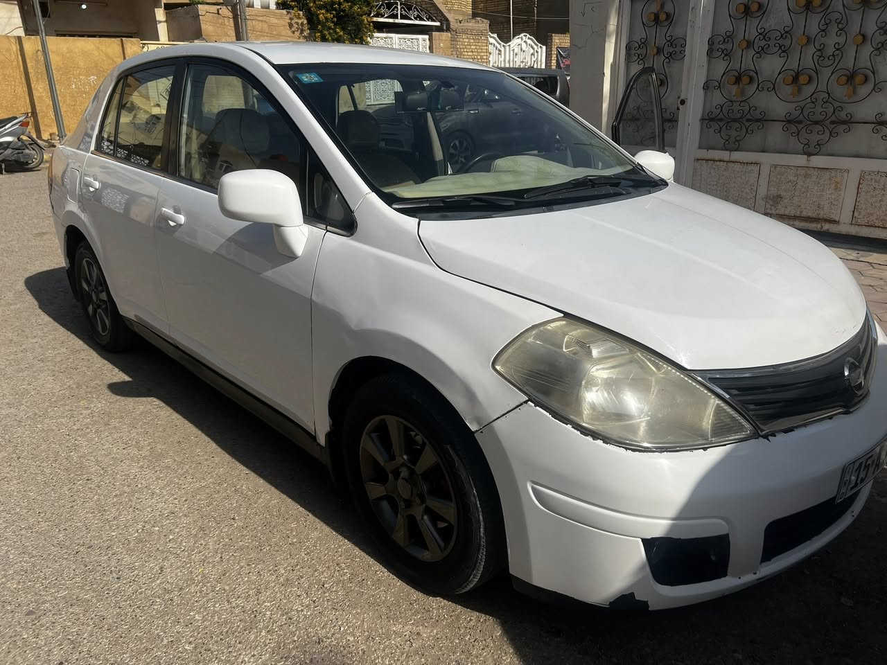 السلام عليكم من رخصة الادمن المحترم للبيع نيسان ڤيرسا 2008 سياره نضيفه وجاهزه كير محرك جديد سياره جاهزه بيها صبغ جاملغ امامي ايمن والباقي مكفول رقم جديد وهزه سنويه مجدده لل 2030 بسمي تحويل مباشر السعر 65$ ورقه مكان السياره واسط الكوك مركز المدينه غير متواجد ع الفيس للاتصال ***********/***********
