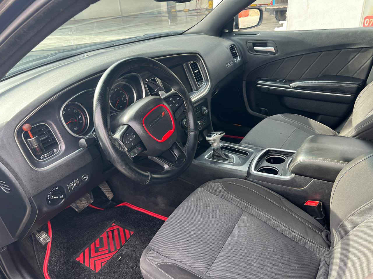 سلام عليكم جارجر للبيع موديل 2016 بون حادث بس بارد سونار بل منشور مكينه وكير تبريد  سعر 192 وبيه مجال قليل رقم شمالي تريد تحويل تريد وكاله *********** مكان السياره واسط الصويرة
