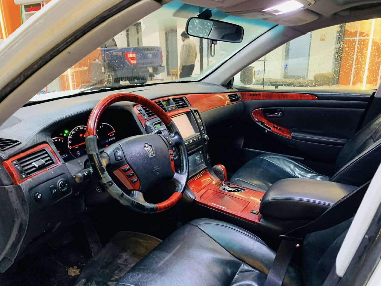 به‌ناوی خوای گه‌وره‌ و میهره‌بان
شاهینه‌ ١٨٢ تازه‌ داخڵ

بڕاوه‌ بڕاوه‌

سڵایت

جڵد و هیته‌ر 

فۆڕمیكا سور 

كامل جائیز 

چوار تایه‌ ویلی لۆك 

شوێن ڕانیه‌

0771 685 8454
