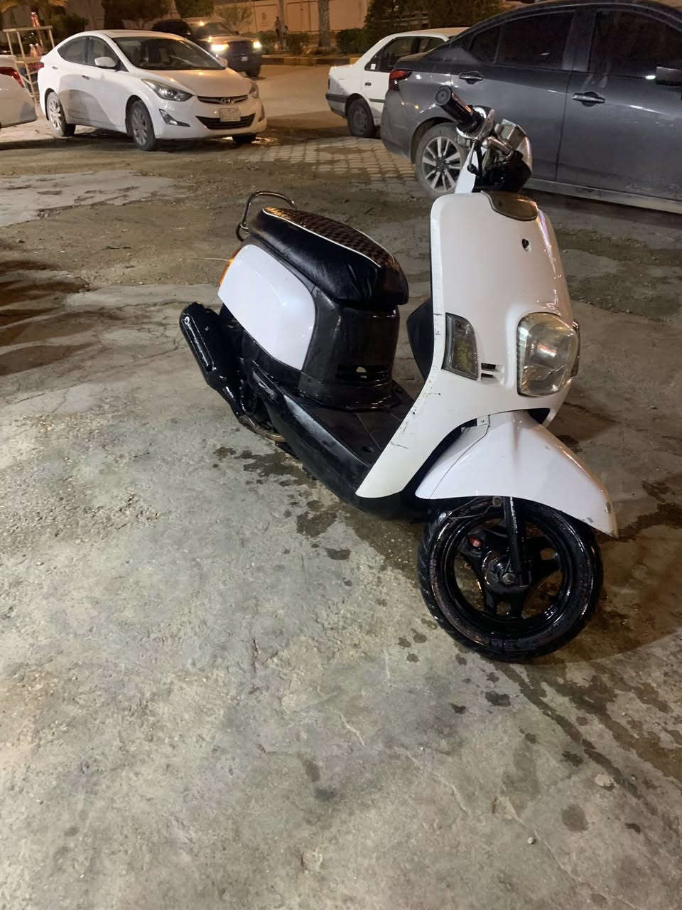 سلام عليكم ماكس بوليسي للبيع موديل 2008 او مراوس كلها بلاد وختم واحد كلها شغاله بيها كلج امامي رياضي WF كامله شلعه ومعدل مكينه بلاديه ما مفتوحه بس سلف برتقالي مبدل 

مكاني كربلاء 

السعر ٦٠٠ وبيها مجال 
*********** بي واتساب
