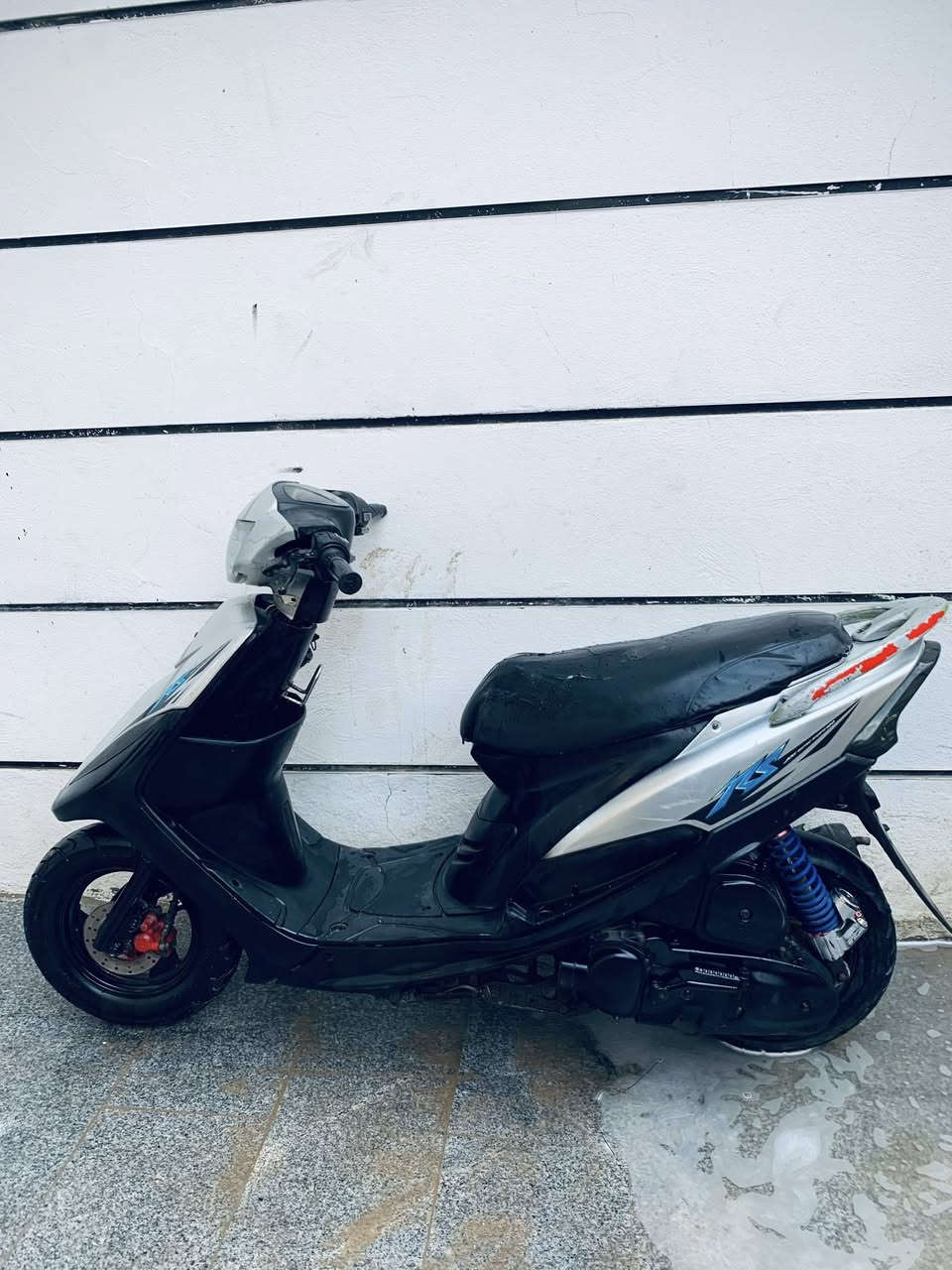 ماكس عدله ياباني شغاله فول نكره سلف ناعمه كلش كفرات سوادات مختم تايرات جدد دراجه بلاديه بوشه ٤٩ بلادي سلف بلادي دبل خلفي رياضي دراجه حلوه ومناسبه نقصه فقط كلجات شلعتها مو قويه سعره ٣٧٥ وبيه مجال قليل وترهم مراوس مكاني كربلاء *********** //***********
