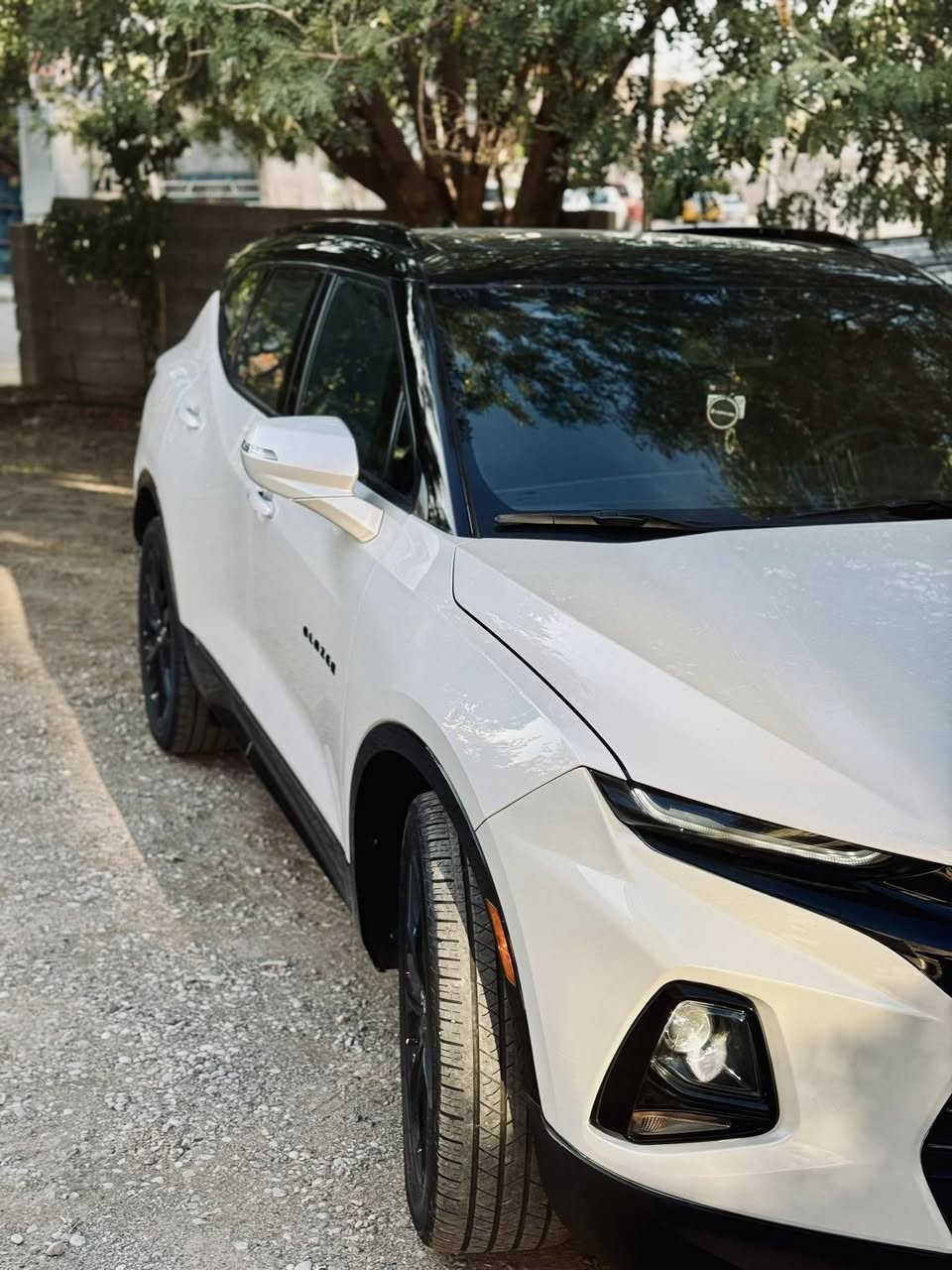 📌شوفرليت بلايزر  2022 RS 
🔹رقم أربيل جديد 

📌حجم محرك : 6 سلندر 3.6 
🔹عدد المسافات 60000

📌اللون : صدفي سقف اسود بانوراما
🔹بلاك توب 

📌الضرر : جزء من البونيد 
🔹جميع الايرباكات سليمة 

 📌المواصفات : RS فول 
............
🔹بصمة تشغيل
🔹بصمة 4 ابواب 
🔹جنطة شفط كهربائي
🔹فتح الجنطة عن طريق القدم
🔹لايت ليد + نهاري
🔹تحكم وضعيات القيادة
🔹تحكم ستيرن جهتين 
🔹سستم صوت متكامل 
🔹هاند بريك بصمة
🔹منافذ USB
🔹كشنات كهربائي 
🔹تبريد كشنات امامية
🔹تدفئة كشنات اماميه
🔹تدفئة كشنات خلفية
🔹ستيرن تدفئة تبريد 
🔹تبريد قطعتين 
🔹شاشة كار بلي + أندرويد اوتو
🔹رادار امامي جانبي
🔹تحديد مسار 
🔹كاميرات
🔹اوتو ستارت (Auto start)
🔹اوتو ستوب (Auto stop)
🔹مانع انزلاق+ABS
🔹تشغيل عن بعد 
🔹بقية موصفات RS معروفة 

📌لاستفسار ***********
🔹السعر : 255
📍كركوك
