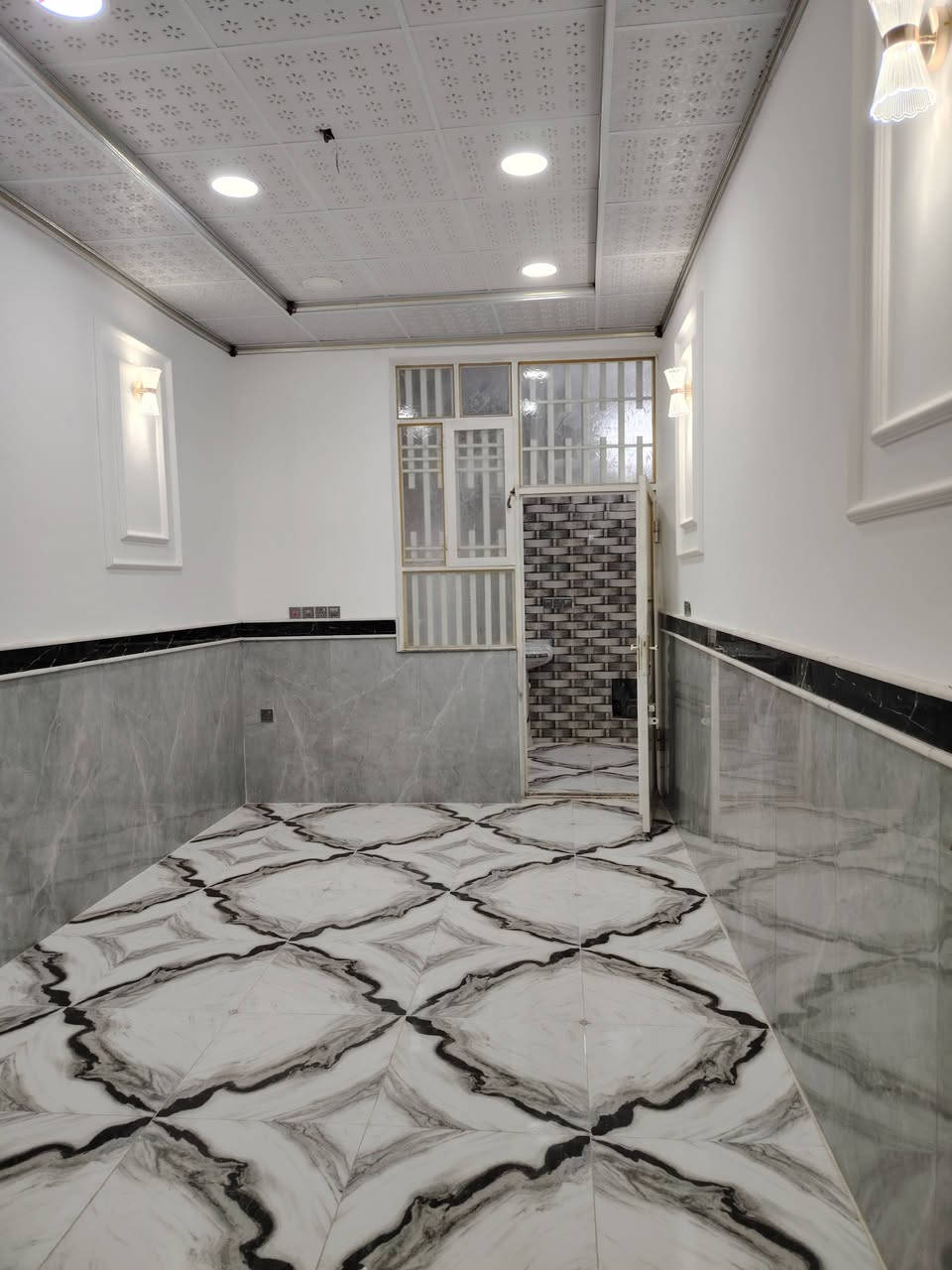 دار ٧٢ متر واقع حال ٥٠ بالسند.
العنوان كربلاء شارع مستشفى العباس الاهلي. طابقين طابوك كونكريت مسلح ٢ نوم واستقبال وصالة ومطبخ.
طابو زراعي سند ٢٥ إقرار محكمة.
للاستفسار مكتب قدم الخير.
***********
غسان الطرفي ابو محمد
