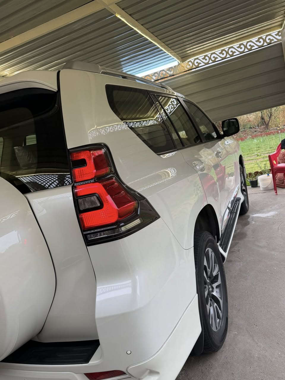 السلام عليكم
تيوتا  برادو 2023

#المواصفات

 🔹النوع :  تيوتا برادو 

 🔹الموديل : 2023 لون ابيض  

🔹بصمة تشغيل عند بعد

🔹داخل بيجي  

🔹بكليت لد 

🔹تحكم ستيرن

🔹ويل كب حجم 19 

🔹شاحن واير ليس

🔹شاش + كامره 

🔹حساس خلفي 

🔹كشنات جلد 

🔹كشنات عدد 2 كهرباء 

🔹مري شفط 

🔹فتحه سقف 

🔹كروس سرعه 

🔹بصمه + تشغيل عن بعد 

🔹ثلاث قطع تبريد 

🔹فتحت USB

🔹شاحن واير ليس 

🔹ثلاجه.  

🔹نضام الدفع الرباعي 

السياره مكفوله كفاله عامه 
 
السعر $435

العنوان / بغداد / المحمودية 

========================
للاستفسار اكثر عن تفاصيل السيارة يرجى الاتصال 
📲 ‭٠٧٥٠ ٥٢٩ ٠٧٧٣‬وتساب
***********
