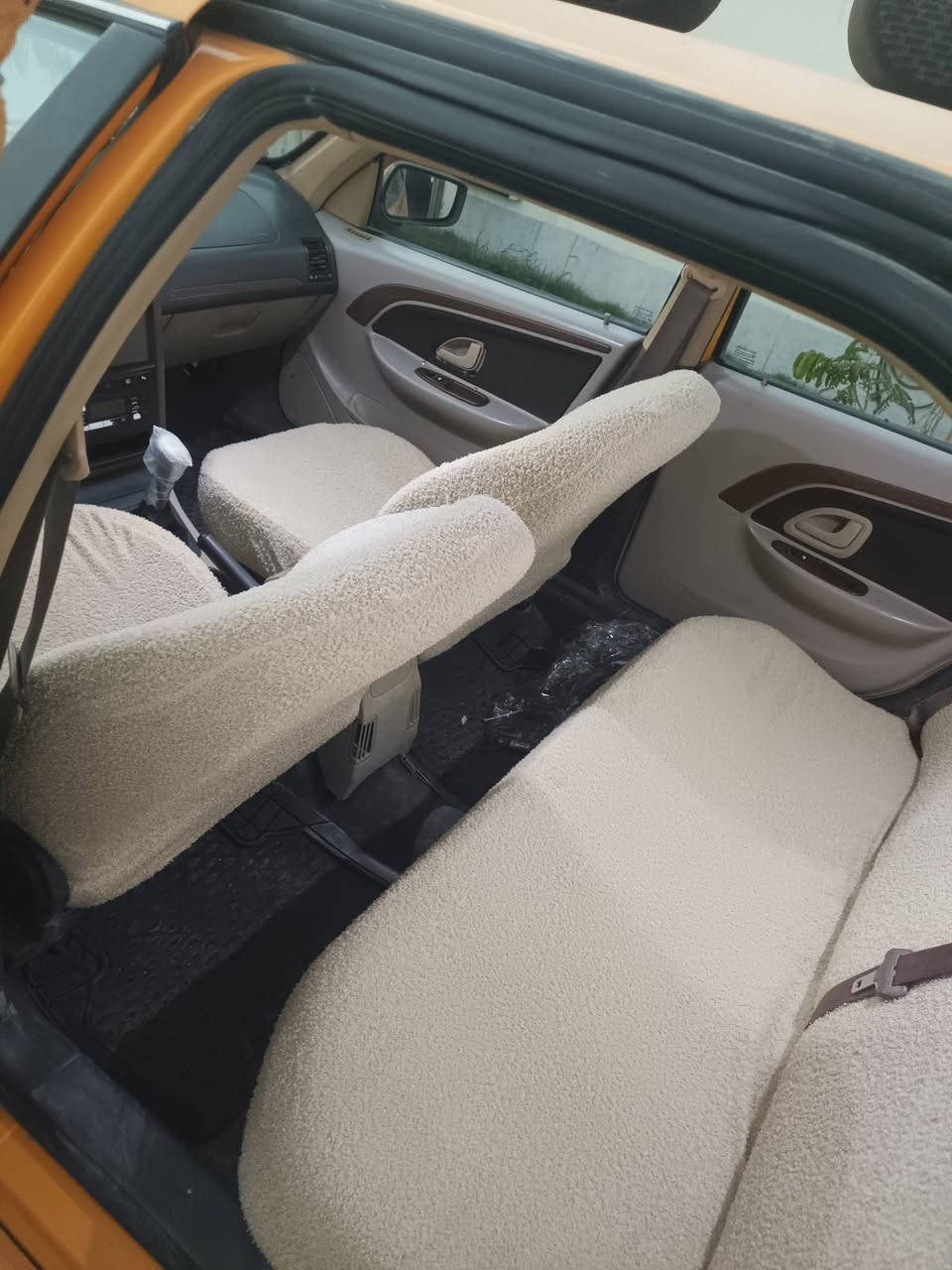 بيجو بارص موديل 21  رقم ذي قار كفاله عده طخه باب السايق بسيطه وخشم الجاملغ الامامي شويه تخم تاير حداده قبل 10 ايام نافضهه وره وكدام مكينه شرط تبريد شغال باتري كهربائيات عله اخر حبايه شاشه دواخل فول 
سياره جاهزه كبل للشارع سعرهه62 وبيهه مجال ***********
