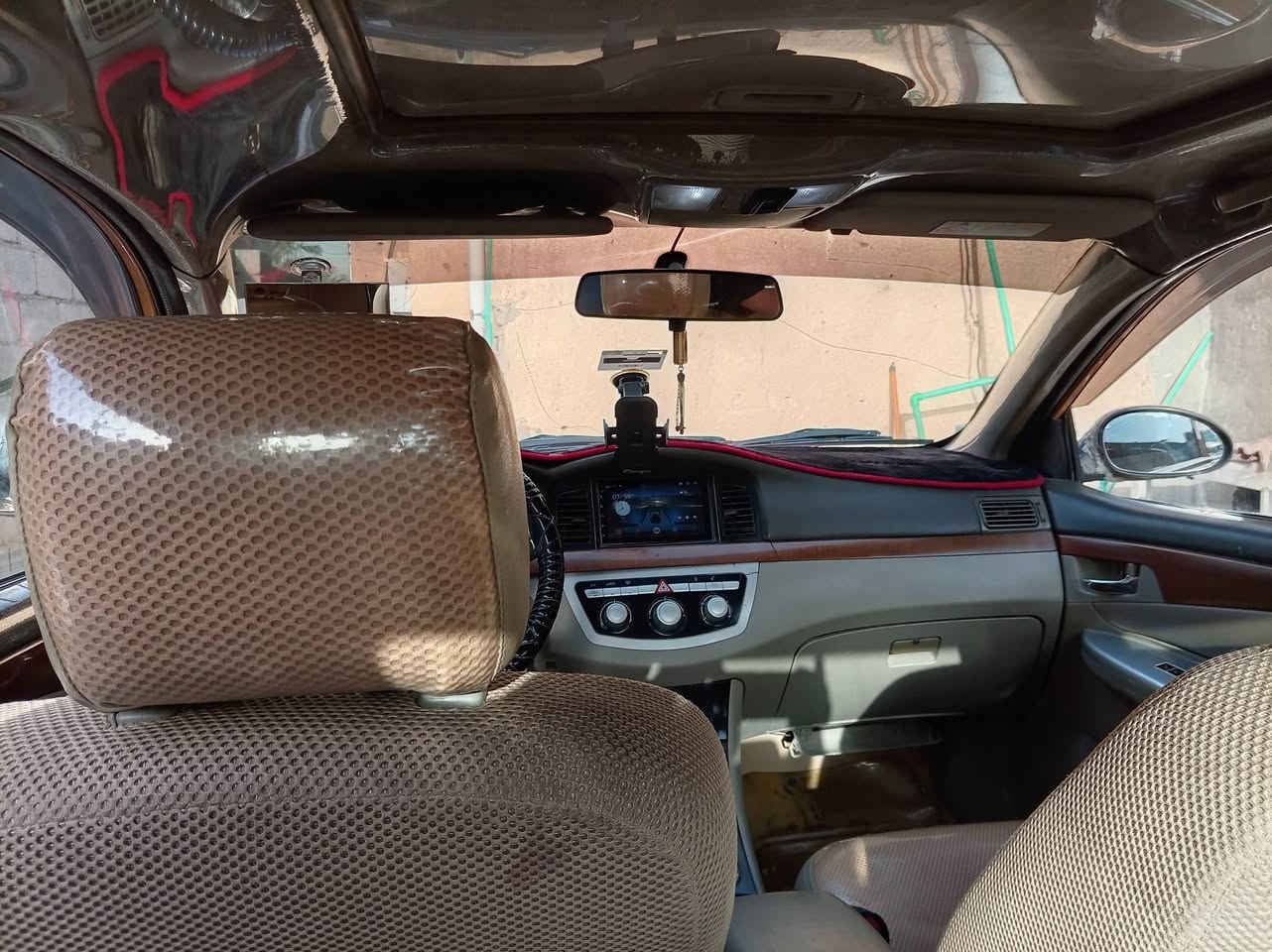 للبيع ليفان ٦٢٠ فول مواصفات ٢٠١٣
حلوه ومكفوله عدا جاملغ الخلفي صبغ 
مكينه وكير كفاله تخم تاير باتري جديد 
تبريد ثلج كله عل وضع شركه السعر ٥٤ورقه وبيه مجال مكان السياره بغداد المدائن 
رقم الهاتف: ***********
