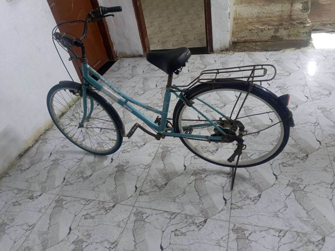 بايسكل نظيف وجديد سعره 50,000 ياباني الاصلي كان ديالى الخالص الشراي يتصل ***********
