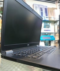 ديل E7470 • i7 الجيل السادس • 8جيجا رام 256SSD