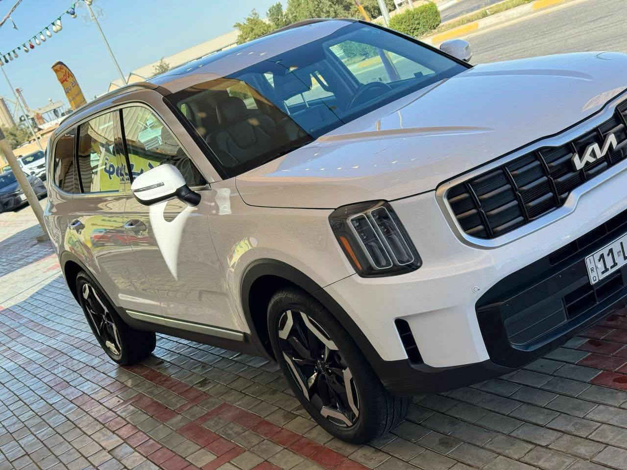 موديل ٢٤ محرك 6 سلندر ٣٨٠٠ مواصفات بانوراما تبريد وتدفئة بالكشنات ٤ كامرات محيطية شاشة كبيرة ماشية ٢٧ الف ميل رقم بغداد حرة حادثها تبديل جاملغ ايسر امامي وبارد بالباب الايمن الامامي للاستفسار الاتصال على الرقم 
*********** عمارة, ميسان
