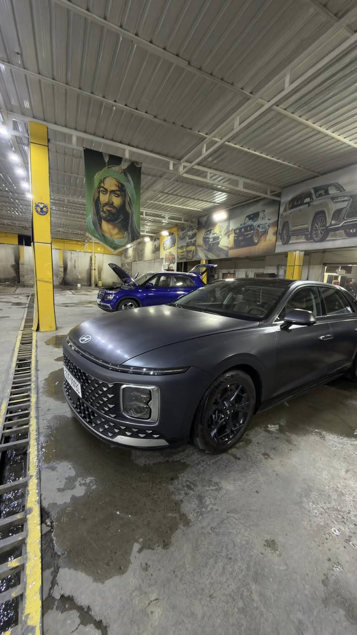 كراندر 2023 فول مواصفات ماعدا الداتشو والاضائه الداخلية الوحيدة اسود طافية بلادي السياره رقم بغداد باسمي مكان السياره بغداد السعر 27$وبيها مجال حادثه الدوسة التحت باب السكن للاستفسار ***********
