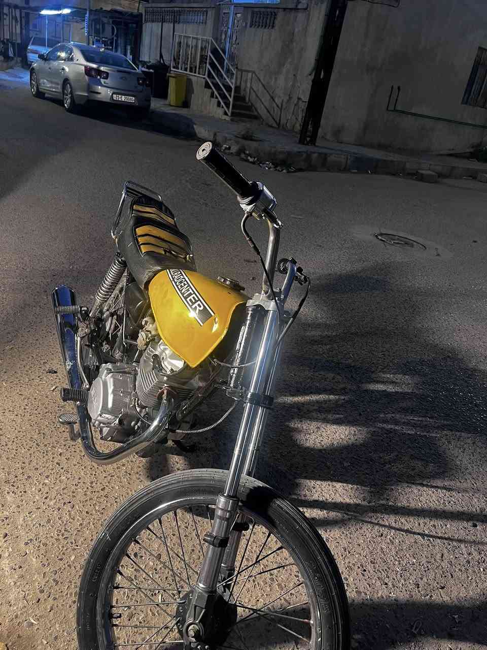 سلام وعليكم شباب دراجه جديده مكينه نضيفه فول شلعه فول ادوات  البصره 5ميل سعرها 300وبيها مجال قليل رقمي بس وتساب/***********
