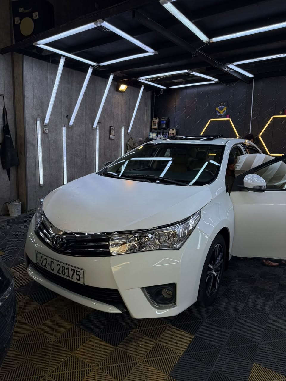 السلام عليكم تيوتا كورلا خليج 2015سياره كامله مكمله متحط عليها ربع جامه اماميه 
صدر جديد امامي وخلفي 
تبريد ثلج تخم تاير 
صبغ  جاملغ خلفي +نص الباب +جاملغ امامي صفحه الراكب بي بارد
للبيع رقم اربيل بأسمي تحويل ثاني يوم 
للستفسار الاتصال عنوان بغداد حي الجامعه***********
السعر ١٢٨ بي مجال
