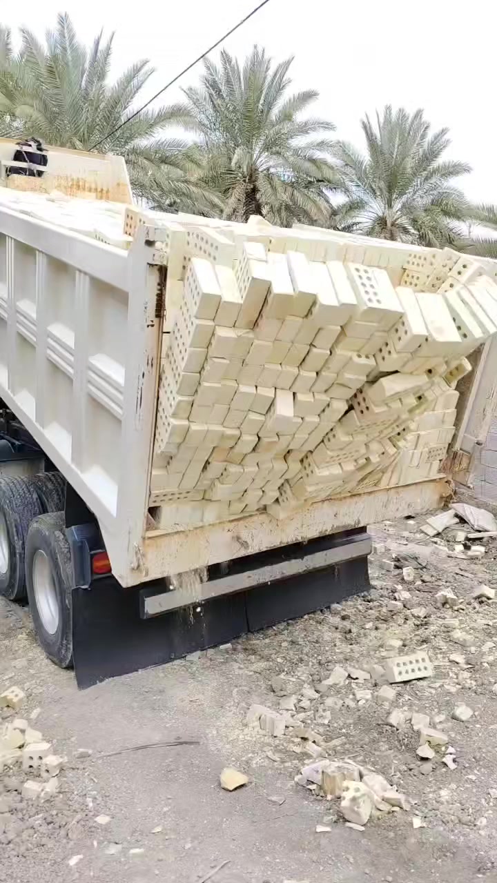 السلام عليكم ورحمة الله وبركاته
(تم نزووول. اسعار الطابوق) 
......................... 
(مبدا عملنا الثقة بمنتجنا والمصداقية في تعاملنا مع الجميع)✨ 
- طابوق عالي الجودة يتميز بالمتانة والقوة.
 -مضبوطة الأركان هندسياً 
-مقاومة للضغط العالي.        الأسعار حسب المكان
                                       نوع الطابوق 
للحجز والأستفسار 📞
***********واتساب 
***********
