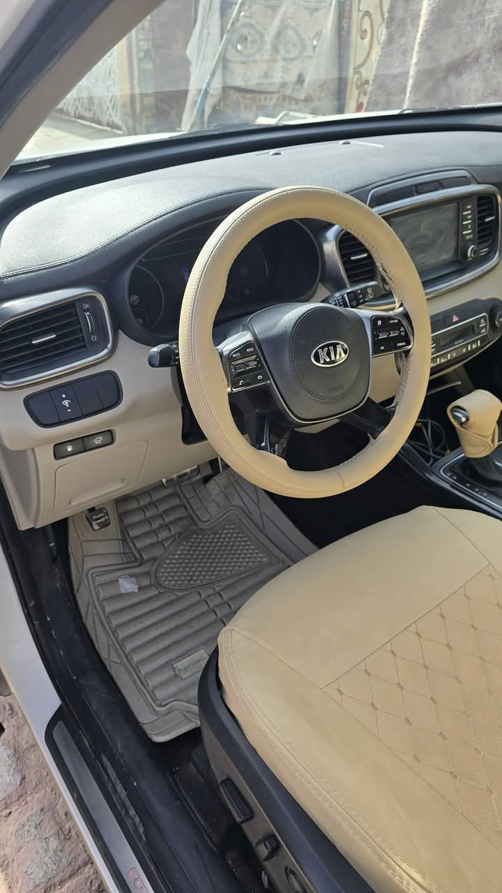 للبيع مستعجل سورنتو 7 راكب سياره جديده ماشيه 85 مكفوله كفاله عامه تحويل ثاني يوم تلفون  غير متواجد على الفيس اتصل وخادم ***********
