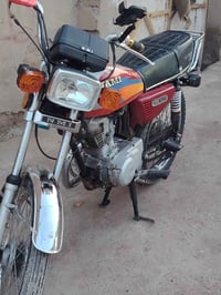 دراجه البيع بدون  السعر 600 بيها مجال حق الجيه الرقم 07766616001