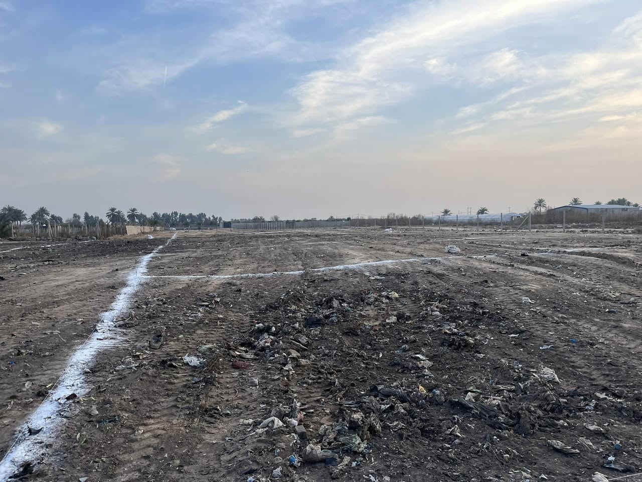 السعر  ١١ مليون 

(( للبيع قطع ارضي زراعية سند ( ٢٥ )  )) 

المساحه    ٣٠٠ متر =‏  واجهه (١٠ ) 

عرض الشارع للقطعة ( ٧ متر ) 

🖐️🖐️🖐️🖐️ كل لسعر بي  مجال 🖐️🖐️🖐️

الموقع - منطقة حربه - باتجاه الجمعية الثالثه - جوه 

المشروع - قرب منتجعات اهالي بلد

الجيران 👇👇👇👇

١- استاذ علي صبيح 
٢- دكتور هاني الحرباوي 
٣- ابو ميثاق 
٤- عبد الكريم الربيعي 
٥- حامد الحدادي 
٦- سيد ليث
٧- دريد ثابت الحرباوي 
٨- سيد نزار الشديدي
٩- استاذ فاضل البياتي 
١٠- حيدر الربيعي 
١١- سيد عباس الحسيني  

****** ملاحظه ****👇👇👇👇👇👇

التفريغ + التحديد + اخراج سند ( ٢٥) ٢٠٢٦ + عموله == ( مدفوعه عالبائع ) 

كهرباء + الارض صاله للزراعة - الارض تكون منتجع سياحي 

للاستفسار  للاتصال او المراسله 

*********** - ***********
