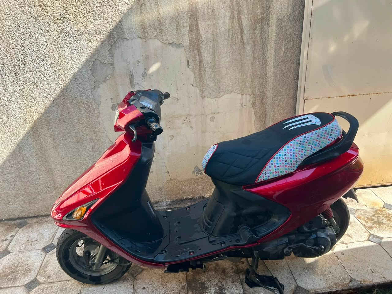 فراشه140مكينه ممفتوحه شلعه ومعد كهربائيات كامله مكينه دراجه نضيفه 600وبيه مجال حك جيتك***********
