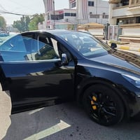 تسلا موديل Y • ٢٠٢٣ • حادث باب مبدل