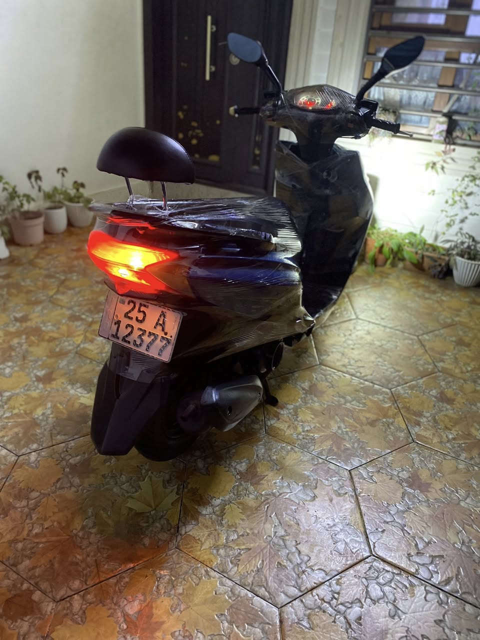 ماطور ماكس سكنس رقم وسنويه مرقمه شرط التحويل موديل 2020   محرك ياباني دبل واحد سويچین  محرك شرط اي عيب مابي كهربائيات شرط دراجه جاهزه ترايك وين متريد  السعر مليون و اربع ميت الف  مكاني كركوك روناكي رقم موبايل ***********
