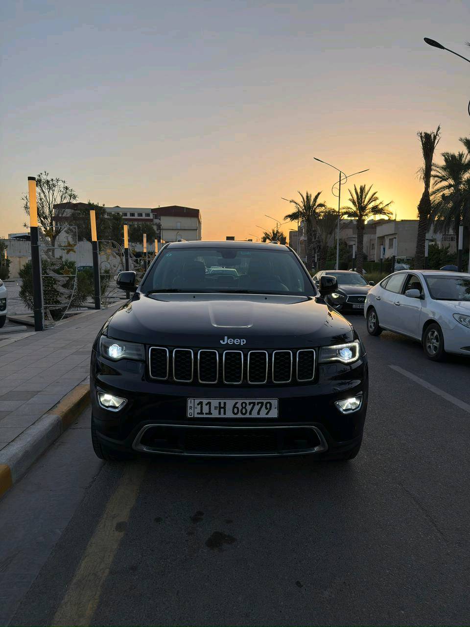 جيب غراند شيروكي لمتد بلس 2019 خليجي

لون: اسود بيتنجاني
محرك: v6 3600cc
عداد مسافة: 72 الف كم قابل للزياده

مواصفات فول لمتد بلس
- دخول ذكي 
- ثلاث شاشات
- بانوراما 
- حساسات امامي خلفي
- توقف تلقائي خلفي
- اوتو ستوب
- مري شفط
- هيتر مرايه
- رادار جانبي
- تعتيم تلقائي للمري كافة 
- كراسي كهرباء امامي 
- تدفئة و تبريد مقاعد اماميه و تدفئة خلفيه 
-تدفئه ستيرن
- صندوق كهرباء
- شفتات كير بالستيرن
- فور ويل


ملاحظات:
- جاملغ سايق معدل بارد و مصبوغ
- بنيد بارد بسيط جدا
- هلال تاير خلفي عكس السايق بارد بسيط

>>شرط البيع فحص سونار 

السعر 26 الف دولار وبي مجال
مكان السياره منصور داوودي متواجد من 11 صبح الى 7 مساءا
***********
عمر