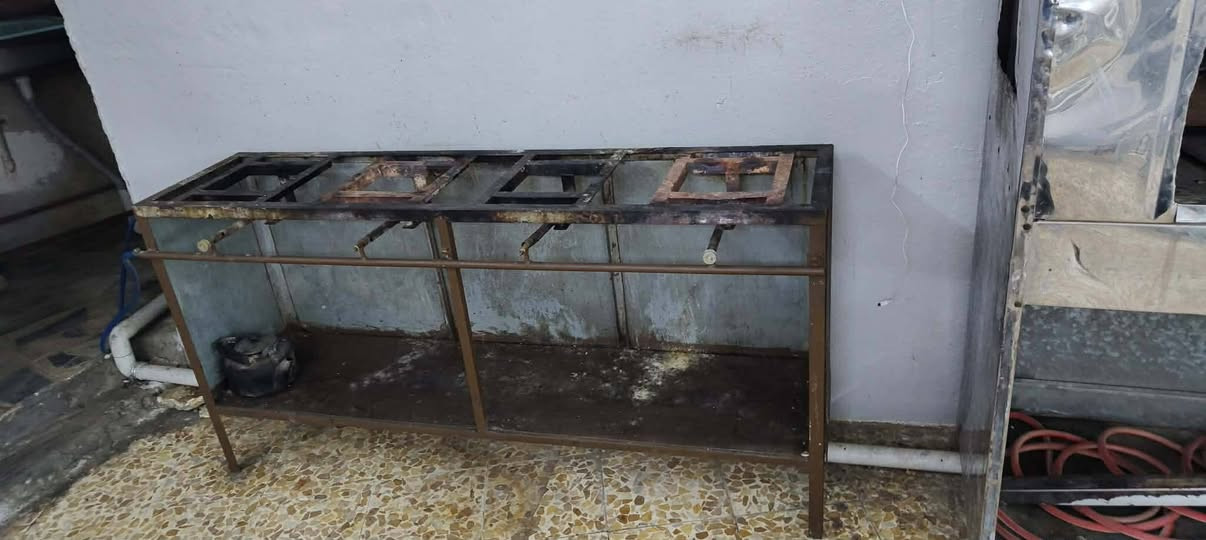 اغراض مطعم للبيع مكاني موصل الاستفسار ع رقم ***********
