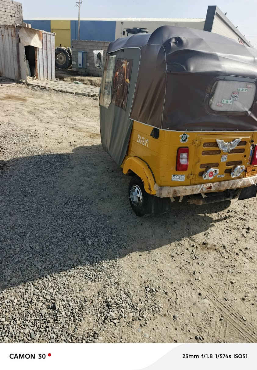 تك تك موديل 2018 محرك مال 2020  اوراق كاملة ما بيه ضربة  ***********
