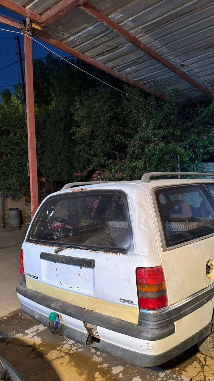 سلام عليكم للبيع اوبل اوميكه استيشن سياره بلادي بيه اخياسات وملكطهن محرك ٢٠٠٠ كير عادي كير محرك حداديه كهربائيات تخم تاير جديد سياره جاهزه السياره فحص موقت بابل ابسمي مكاني بابل السياحي للستفسار الاتصال *********** السعر ١٣ ورقه
