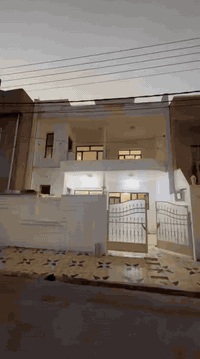 دار 160متر للبيع فرمان بران قرب سوق خضروات
سعر : 8 دفتر قابل للتفاوض 
***********-***********
