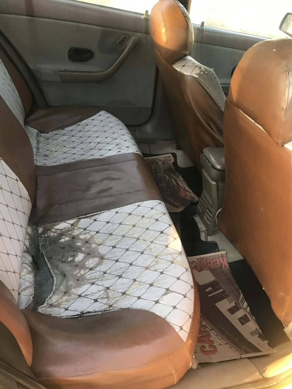 السلام عليكم سمند لبيع موديل ٢٠١١ رقم الماني نظافة ٩٠% محرك@ كير خير من الله  اريدة ٣٠ ورقة 
فقط عليهة 
هيئة ٢٠٠ الف مكاني الدورة ***********
