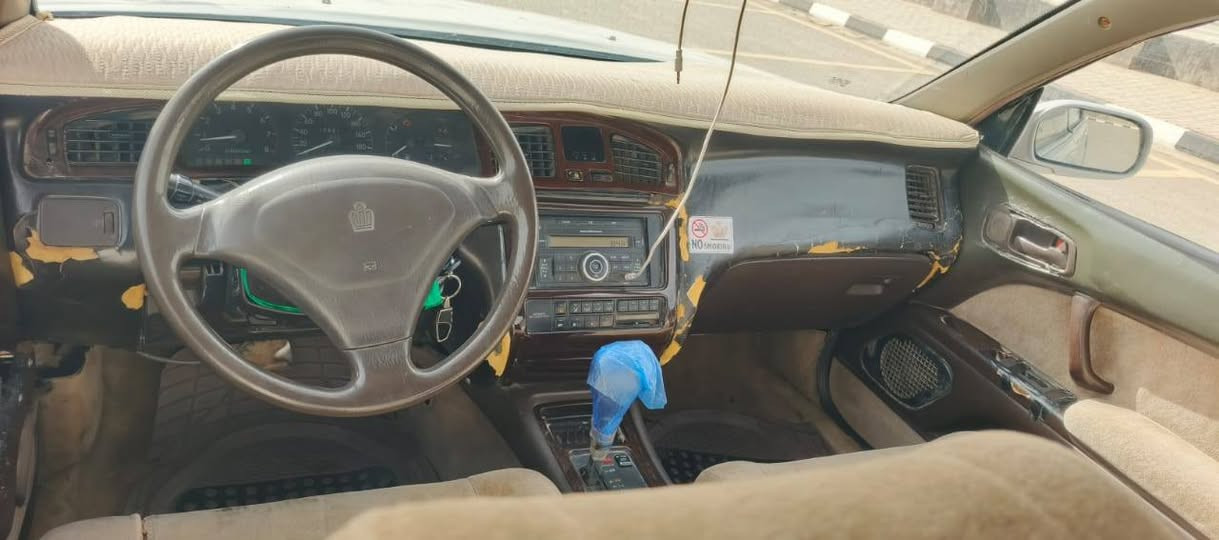 سلام عليكم بطه متصل مديل93 للبيع رقم واسط محرك كير مكفولات تبريد شغال السياره بيه كصه بس ما اعرف وين الكصه السعر 40 وبيه مجال الطيبين الرقم ***********
