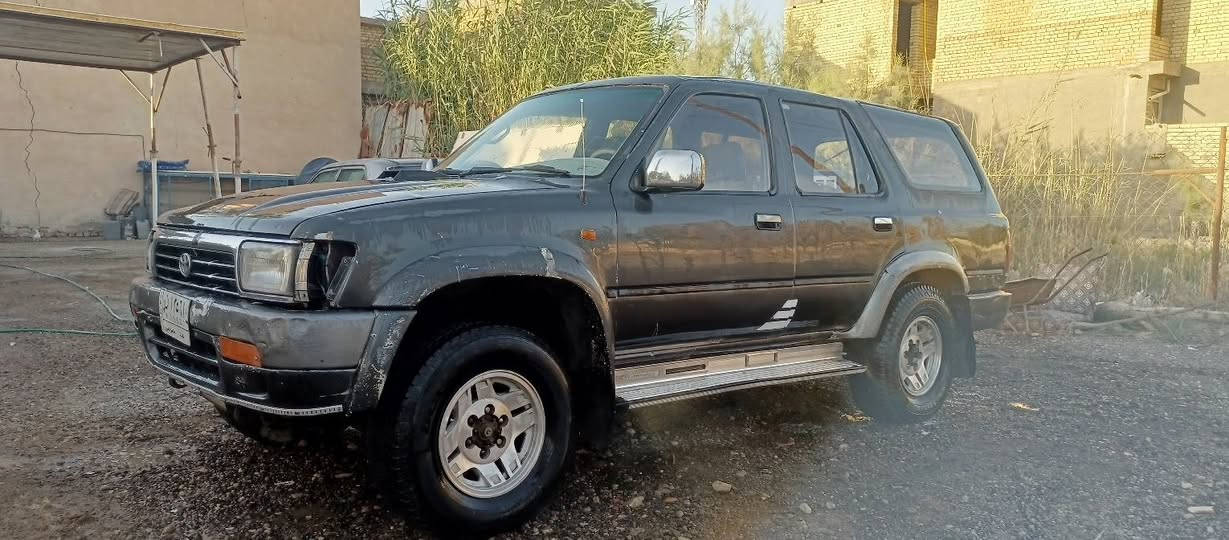 فورجنال موديل 1992 للبيع محرك كايم غراض السيارة كلها موجودة كشناتها الشراي يريد يسقطها يريد يعمرها السعر 22 ورقة تحويل مباشر المكان بغداد..... ***********
