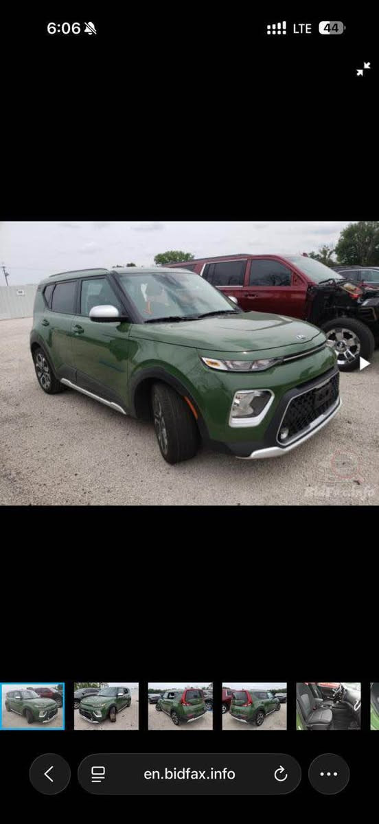 صول مواصفات X- line 
مديل ٢٠٢١ وارد امريكي
الممشى ٥٠ الف كيلو متر 
الحادث : بدون حادث فقط كما موضح بالصور ( تاير مبنجر ) 
مكفولة السياره كفالة عامه
الفين دوش
المحرك: 4 سلندر
 • السعة: 2.0 لتر
 • القوة: حوالي 147 حصان
 • العزم: حوالي 179 نيوتن.م
 • القير: أوتوماتيك CVT (متغير)
 • الدفع: أمامي (FWD) 
🚗 مواصفات X-Line الخارجية
 • شكل رياضي + لمسات أوف رود خفيفة
 • شبك أمامي خاص X-Line
 • جنوط 18 إنج
 • إكسسوارات سوداء (حول الرفارف والصدامات)
 • سقف بلون مختلف ببعض النسخ
 • سكة سقف (Roof Rails)
🛋️ داخلية السيارة
 • شاشة وسطية 10.25 إنج
 • Apple CarPlay + Android Auto
 • بلوتوث + USB
 • مقاعد قماش/جلد (حسب النسخة)
 • مكيف قوي
 • تحكم بالمقود
 • كاميرا خلفية

⸻

🛡️ أنظمة الأمان (حسب النسخة)
 • 6 وسائد هوائية غالباً
 • ABS + EBD
 • نظام الثبات ESC
 • مانع انزلاق TCS
 • مساعد صعود المرتفعات HAC
 • مراقبة النقطة العمياء ()
 • تحذير خروج المسار ()
 • رادار أمامي ()
السعر ١٥٥ وبيها مجال
*********** البصرة, العراق
