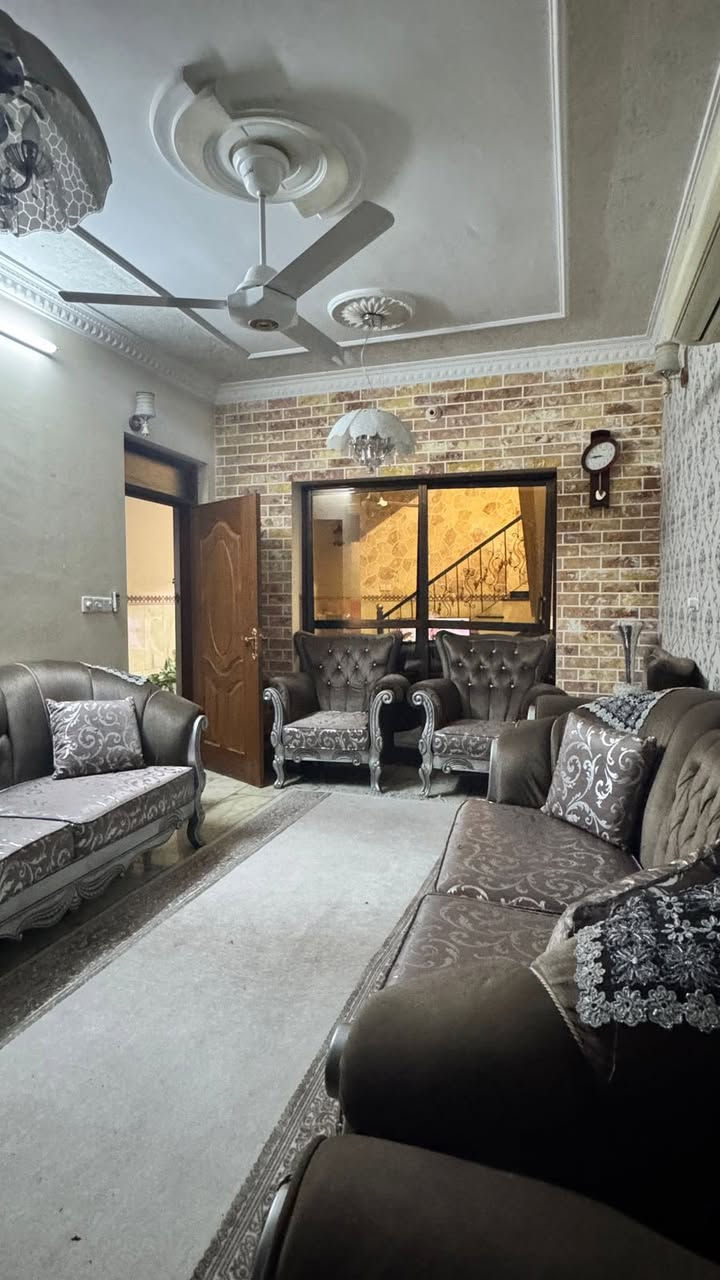 دار للبيع في الطاقه مقابل سياج مدرسة الإبتهال 

المساحه 100 متر 
الواجهة 5 م
النزال 20 م

ط1: استقبال + مطبخ + حولي + خدمات 
ط2 : غرفتين نوم + خدمات 

للاستفسار مراجعه مكتب ارض الرافدين للعقار

*********** محمد خالد
