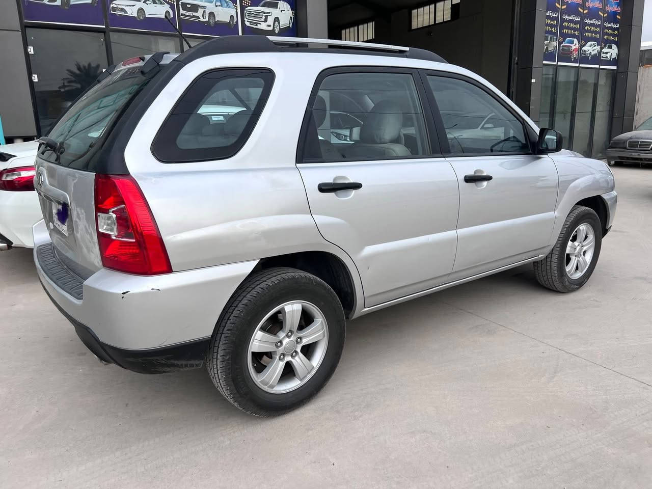 سبورتج ٢٠١٠
محرك دوش ممفتوح 
ماشيه ٧٩ الف فقط شرط دك جرس
على ايد وحده
داخل اسود
فقط نص جامرولغ صبغ
وبارد بسيط 
بلعافيه على الياخدها
***********  واتساب متوفر
مكاني بعقوبه
