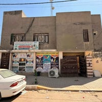 الديوانية حي العسكري • ٢٥٠م • محلات وشقة مؤجرة