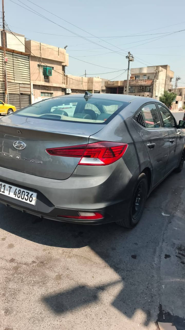 سلام،عليكم الانترا موديل 19 البيع مكاني بغداد دورة كير مكينه تبريد كفاله عامه بجم كبس ضربتها جاملغ خلفي وبدايه حوض وصفحه السايق كلير من امريكا سعرها 125 وبيها مجال واتساب ***********
