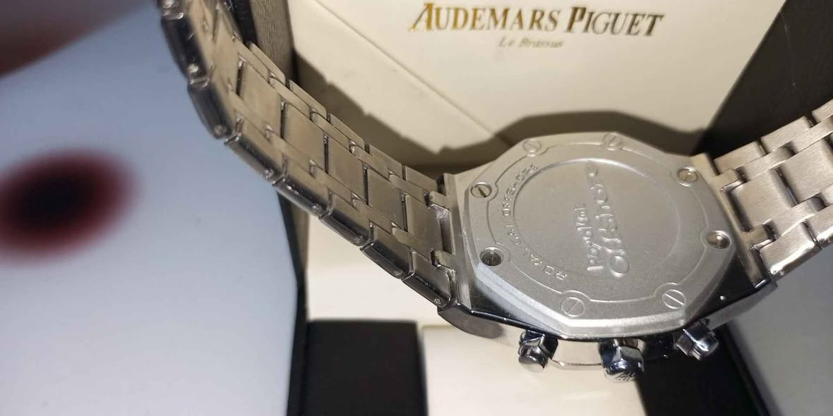 ساعه La Brassus 75,000 العنوان كربلاء شارع الحر رقم الهاتف *********** كربلاء, العراق

