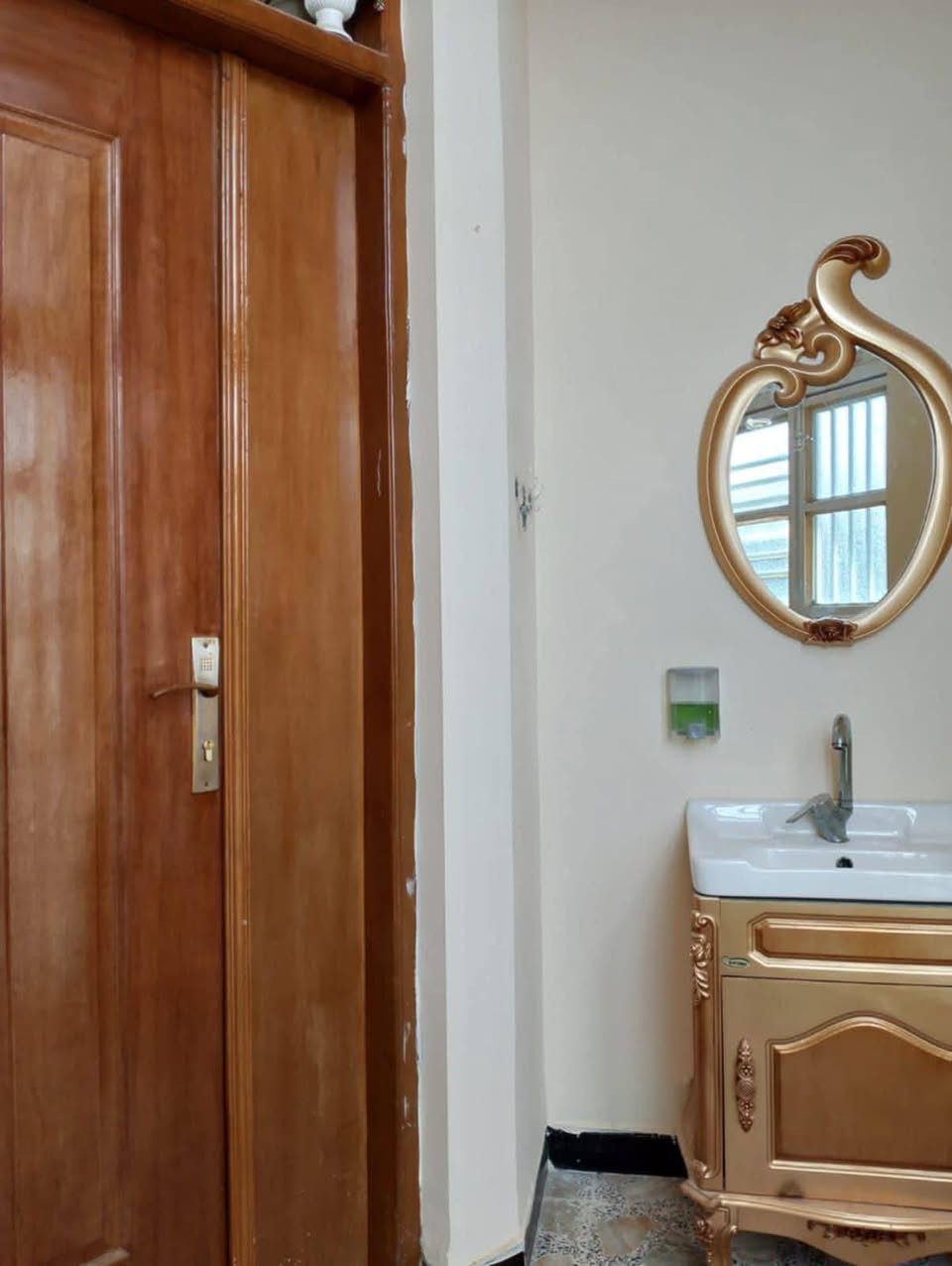 🏠 دار للبيع –📍 الموقع: الديوانية حي الشرطه اكاديميه– قريب دار مطلوب اسكان 64
✅ تسديد الشهري 332 (ملاحظه تغيير كفيل مباشر)

📐 المساحة: 200 متر
📄 الطابو: صرف
🔹 تفاصيل الدار:
✅ كراج سياره بيه🚗
✅ طابقين – بناء كونكريت 
✅ 2 غرف نوم
✅ 3 مجمعات صحية
✅ براني
✅ مطبخ
✅ صالة
✅ وصاله بالطابق الثاني هم 8امتار
✅ سنة البناء: 2023
~~~~~~~~~~~~~
#متابعة_الصفحة
#نستقبل_جميع_عروضكم
———————————————————
🔺#للاستفسار الاتصال ع الارقام
 
***********📲

او مراسله واتساب ‏‪***********‬‏ 📲  
—————————————————————
🔺العنوان: مكتب بلجيبه 
ـ_ــــــــــــــــــــــــــــــــــــــــــــــــــــــــــــ
