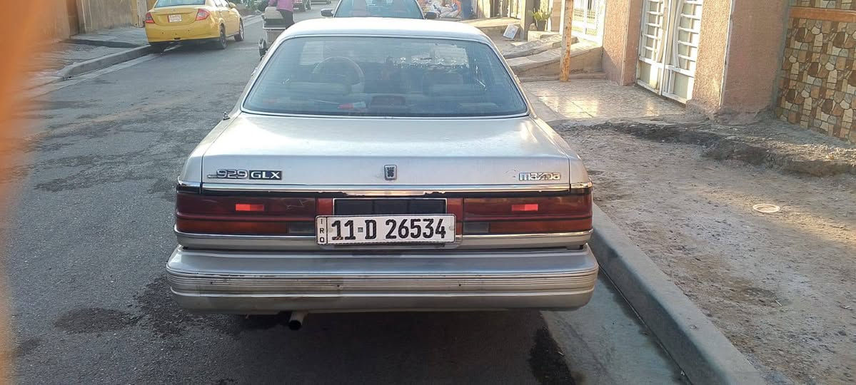 سياره مازدا929موديل1989بغداد انكليزي سياره نضيفه مثل ما بصورة سعر 30مكاني بغداد الشعب شارع الصحه هاتف ***********
