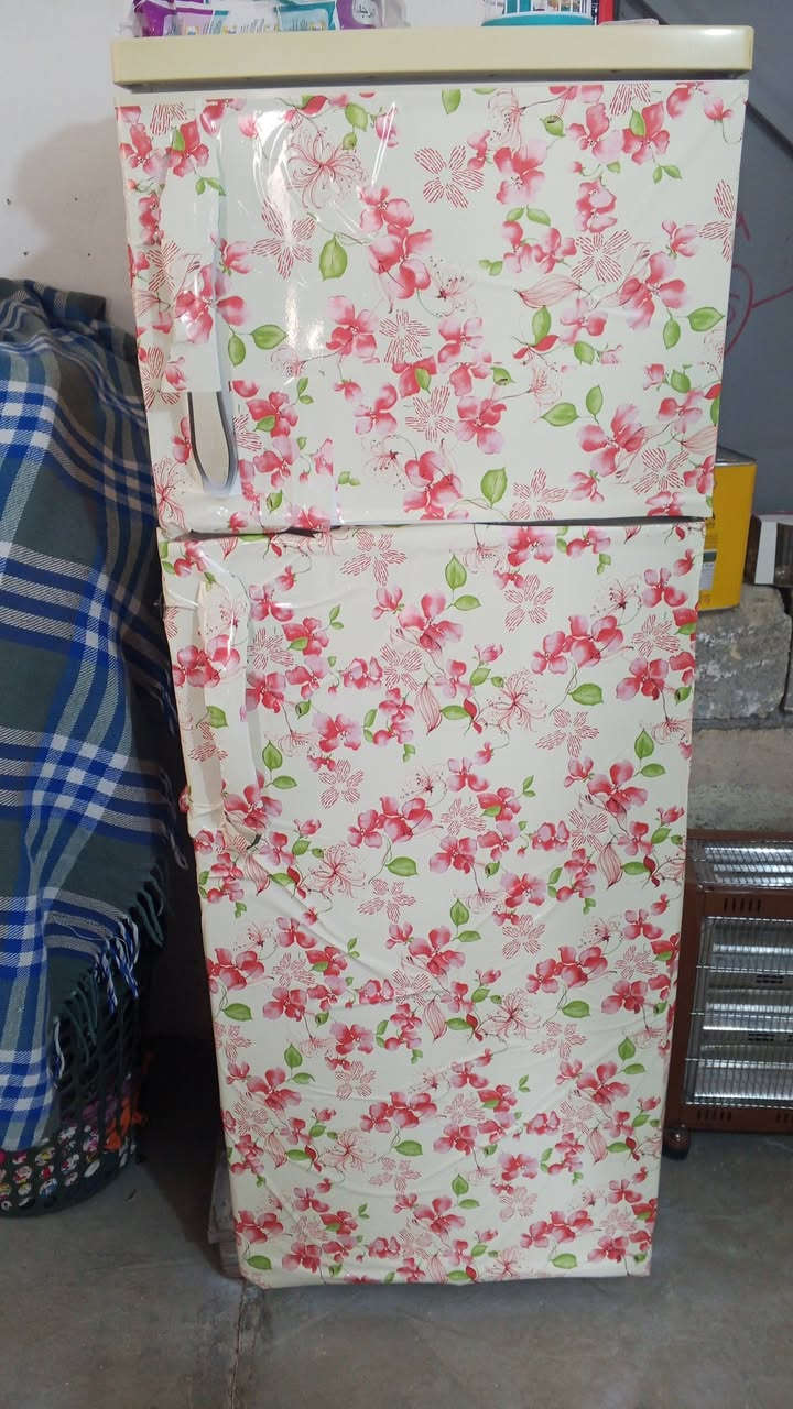 يالله ثلاجه فول ما داخله مصلح تجميد فول سعر 70 وبيه مجال سكن رمادي شارع 60 هاذه رقمي ***********
