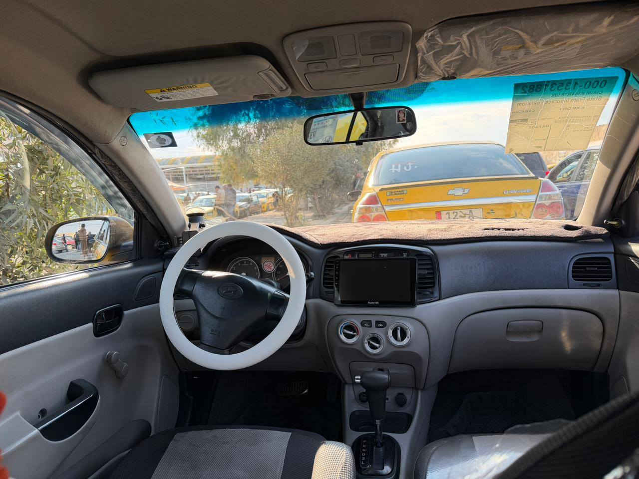 السلام عليكم اكسنت أمريكي  موديل ٢٠١١
سقف مكصوص سعر ٨٠ وبيها مجال
***********
