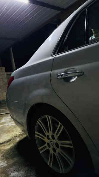 السلام عليكم 
فلون 2008 فول لمتد لل اخير 
6 بصمات اشاير ترحيب كشنات جلد 
تنته كهربائي كله شغاله 
كير مكفول مكينه بيه تبخير بسيط بس من الاكزوز 
مصبوغه حزام باقي كله مكفول 

اخوان للبيع والمراوس سعر 100 وبيه مجال 
*********** سامراء
