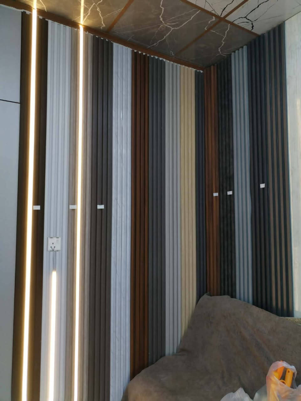 للعمل كافة انواع الديكورات 
***********سيداحمد
*********** ابوكرار
*********** أبو محمد
