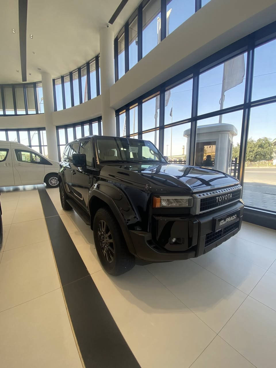 متوفر للبيع حالياً
برادو فئة R0 لون اسود 
برادو فئة R2 لون ابيض 
القطع الاخيرة  📍📍
السيارتين زيرو مماشية موديل ٢٥ للبيع
📍📍مع امكانية ترقيم بغداد وجنوبي 
📍موقع السيارات واسط الكوت - قرب  فلكة العمارة 
شركة البر وكيل تويوتا المعتمد في واسط 

للاستفسار والتواصل عبر الواتساب او الاتصال 
***********
