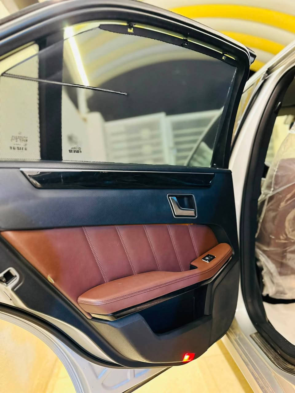 Mercedes-Benz E350 2009
-------------------------------------

#السعر :129$ وبيه مجال بسيط

‏

#رقم الهاتف : *********** 

#رقم السيارة : اربيل

#مكان السيارة : واسط/العزيزية 

------------------------------------

سلام عليكم 

للبيع فقط مرسيدسW212 موديل 2009 اصل حجم 350 محرك 6 سلندر  رقم اربيل مكفولة من ضربة بيه صبغ قطع  بدون دواخل وايرباك سيارة ماشية 83 الف حقيقي وارد ياباني 

تفاصيل👇🏼👇🏼

1_ بصمة⁩

2_محرك 6 سلندر ✈️+ كير توبترونك  ⁦⚔️⁩

3_تبريد قطعتين ⁦❄️⁩

4_كروز سرعة🔒 

5_مراية داخلية+جانبة عاكسة ⁦🔍

6_تحكم ستيرن ⁦⚔️⁩

7_ شاشة  🖥⁩

8_ مري شفط

9_تجاوي خلفية كهرباء⁦⚔️⁩

10_كشنات كهرباء  ✨⁩

11_ لدات الداخلية⚔️⁩

12_ انارة ترحيب💡 ⁩

13_شاشة اعطال💬

14_داخل مخمل+جلد  ⁦⚔️⁩

15_شاشة جبيرة 

16_ جام اخضر

17_سستم ايرباك⚔️⁩ 

18_ويل 19 تو سايز  +تخم تاير جديد⁦⚔️⁩

19_صدر امامي خلفي جديد ⁦🛠️⁩

20_حساس مطر💦

21_هزة وفحص جدد

22_كشنات هيترات 🔥 

23_تبريد+ تدفئة شغالة 

24_داخل قرميدي 

25_حساسات امامي خلفي 

26_لايت زنون داينمك

27_بردات خلفية 

 

-------------------------------------
