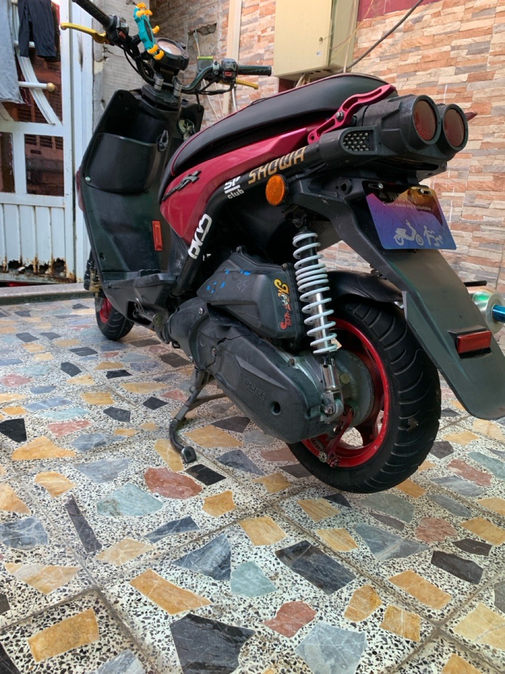السلام عليكم 
دراجه سكنس جبلي مال رمبه
🏍️ دراجه مكفوله كلشي 
ختم واحد ويا مكينه 🔢
ألون 🍒 كرزي 
صالنصه بوري عدل اصليه
تزويد بلادي يدات بريك NSY لون ذهبيه 🔱
عنبار لون ذهبي NSY
قبق شاصي لون كرزي🍒
فراك بريكNSY الون كرزي 🍒
سبايدر كرزي 🍒 
موديل 2014 
دراجه برغي ممفتوح بيها  ناعمه
السعر1150
رقم هاتم ***********☎️
عنوان بغداد البياع
