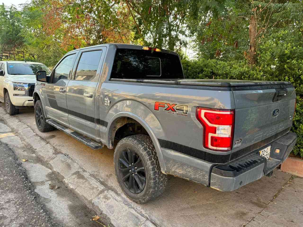 2019 Ford F-150 XLT SPORT V6 4x4 للبیع
مکینة : ٣.٥ توربو

باب طویل و بودی قصیر

سیارة بدون حادث و کلین تایتل کندي فقط قطعة وحدة کلیر (جلاتین) من الکندا بدون حادث بدون ارباگ بس.

ممشي : ٧٧،٠٠٠ کم

کیر طیاري و شاشە کبیر و رادارات و هوایة مواصفات 

ویاها کتاب تضلیل باقی حد شهر التاسع 

بس قبغ المحرک مفتوح للدیجیتال و کیر و محرک و کهربایات و اکسل کلة بشرط

سعر : ٢٥٥ ورقة و بیها مجال 

مکان سیارة اربیل و تحول و وکالة ثاني یوم

*********** واتس موجود
