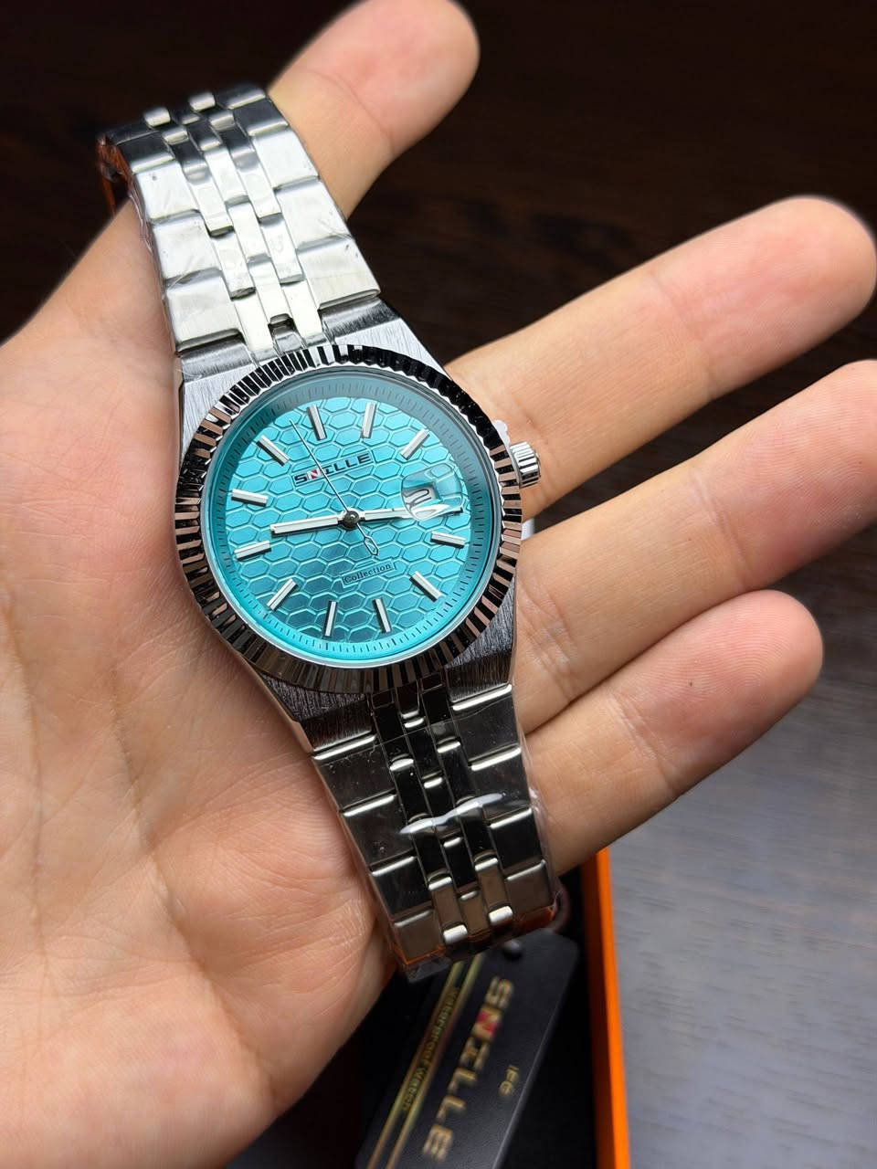 SNILLE 
اصلي ماكنة ياباني ضمان سنة 
كاملة المرفقات 
مينا مميز تيفاني 
نافذ شهري 
دزاين الرولكس 
ستانلس ستيل 
قفل فراشة 
اميال وارقام لامينوس فسفوري 

35 الف على اول تم

nGymbHDNImSlQkdrTy


**إذا كنت صاحب هذا الإعلان وتريد حذفه لأي سبب، رجاءا أرسل رسالة إلى الدعم الفني**